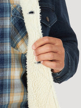 Load image into Gallery viewer, Wrangler Soft Washed Denim Wrange Coat